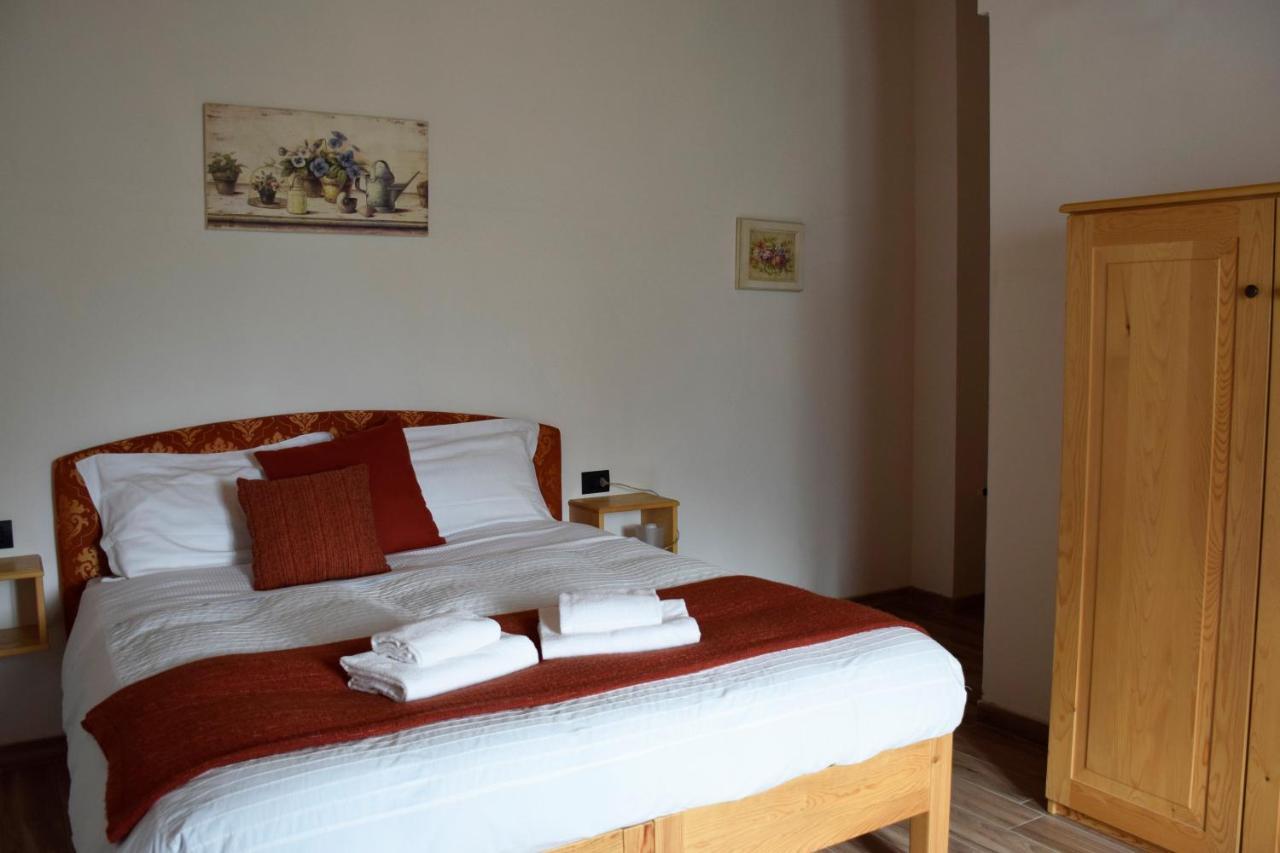 La Tana Del Tasso Rooms&Breakfast Camerata Cornello エクステリア 写真