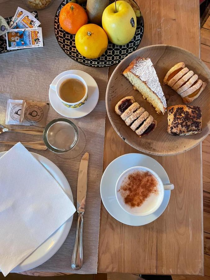 La Tana Del Tasso Rooms&Breakfast Camerata Cornello エクステリア 写真